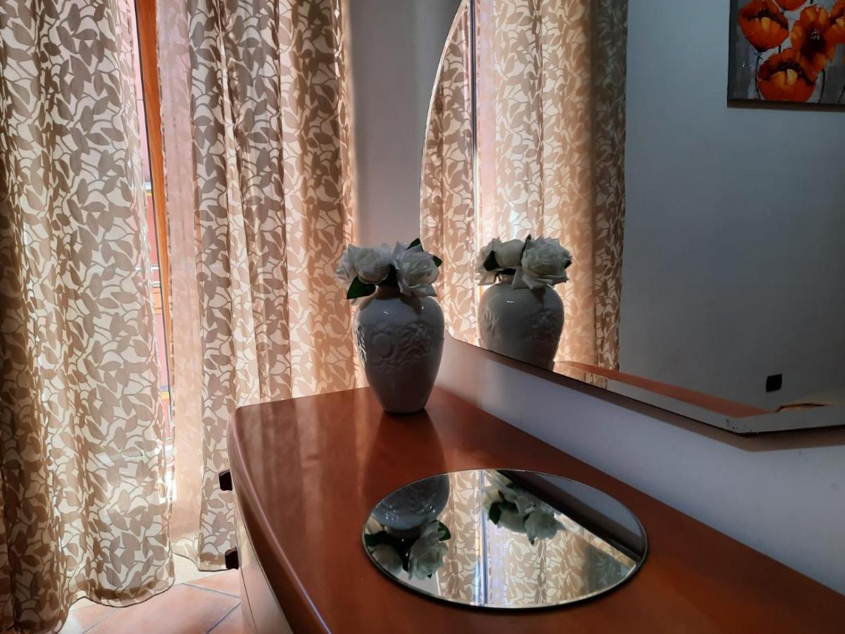 Moonlight House Apartment ปอซซุออลี ภายนอก รูปภาพ